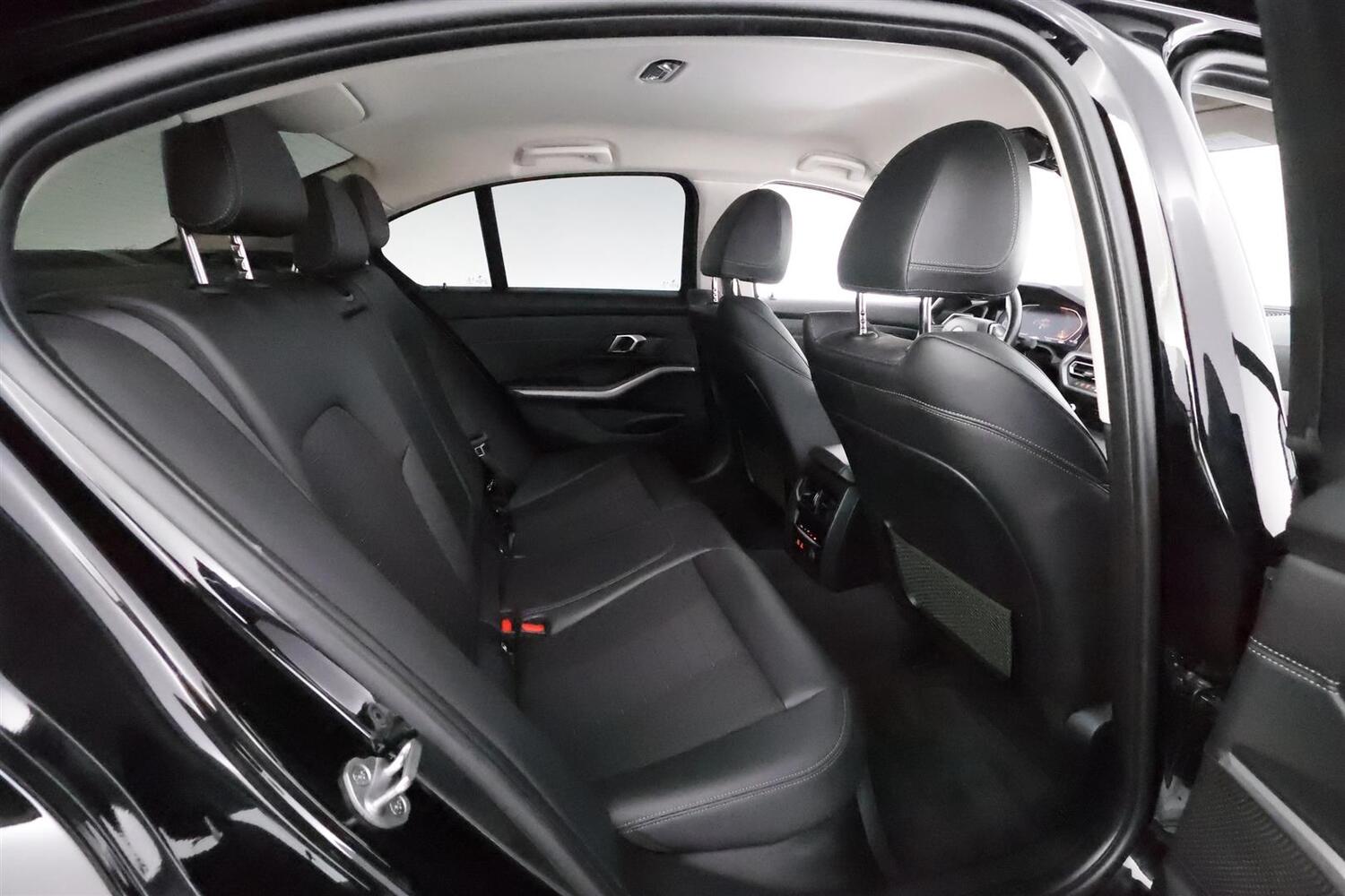 BMW 320 vaihtoauto