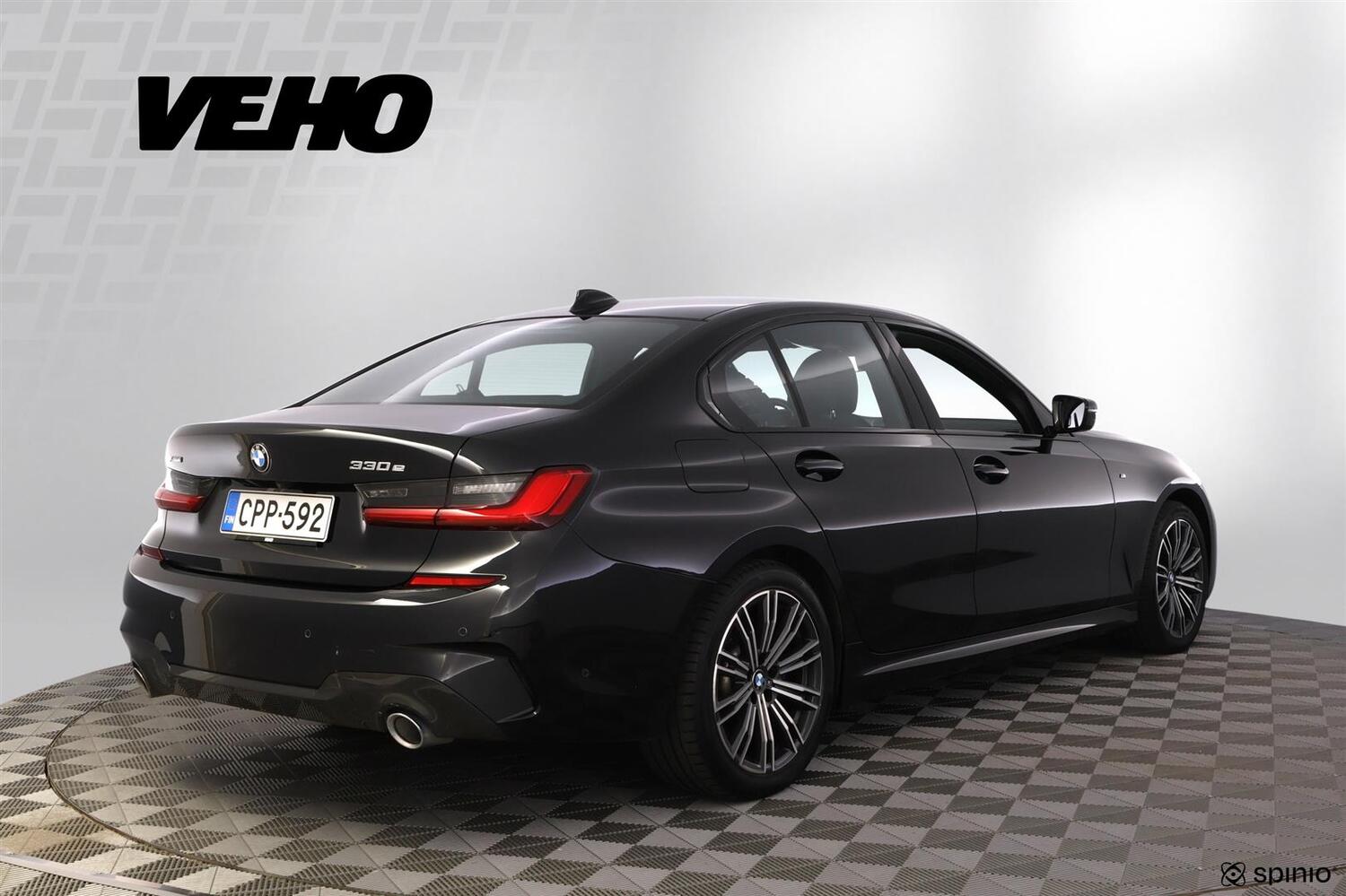 BMW 330 vaihtoauto