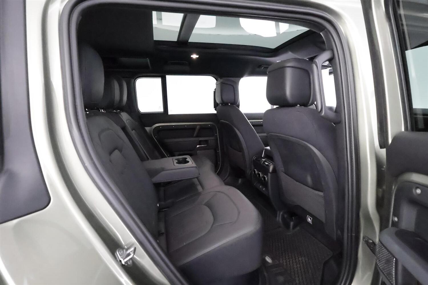 Land Rover Defender vaihtoauto
