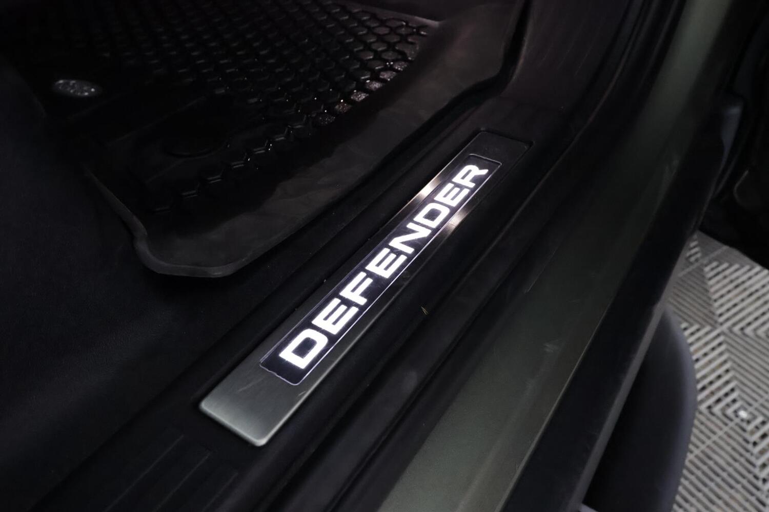 Land Rover Defender vaihtoauto
