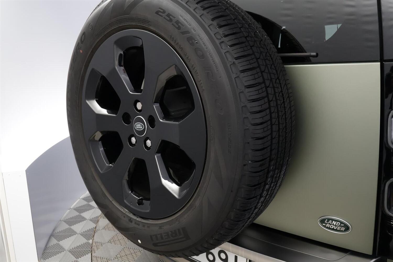 Land Rover Defender vaihtoauto