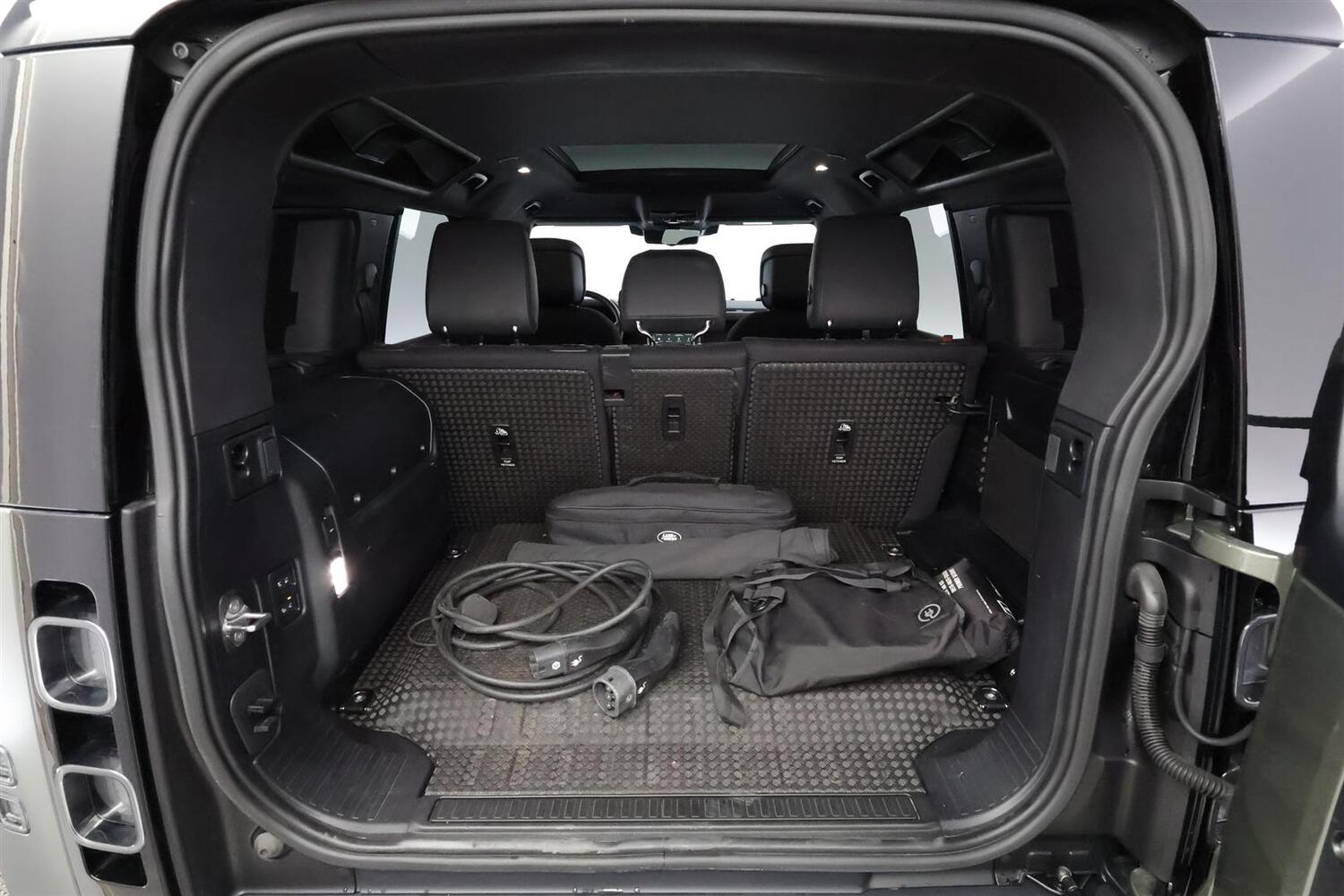 Land Rover Defender vaihtoauto