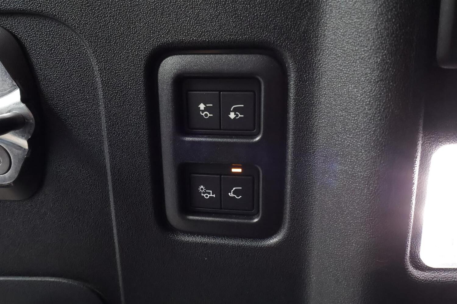Land Rover Defender vaihtoauto