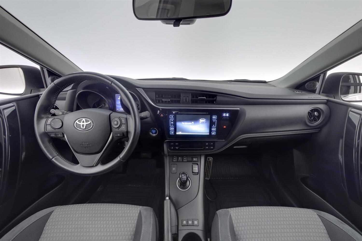Toyota Auris vaihtoauto