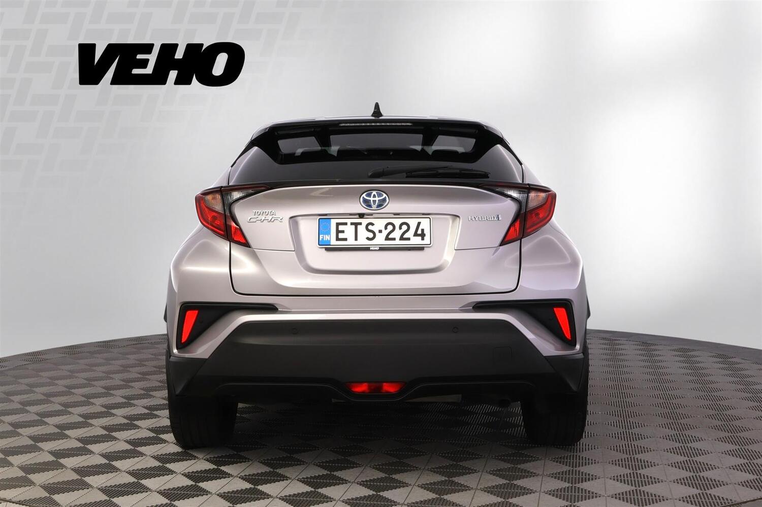 Toyota C-HR vaihtoauto