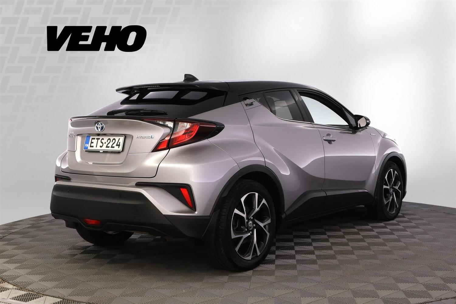 Toyota C-HR vaihtoauto
