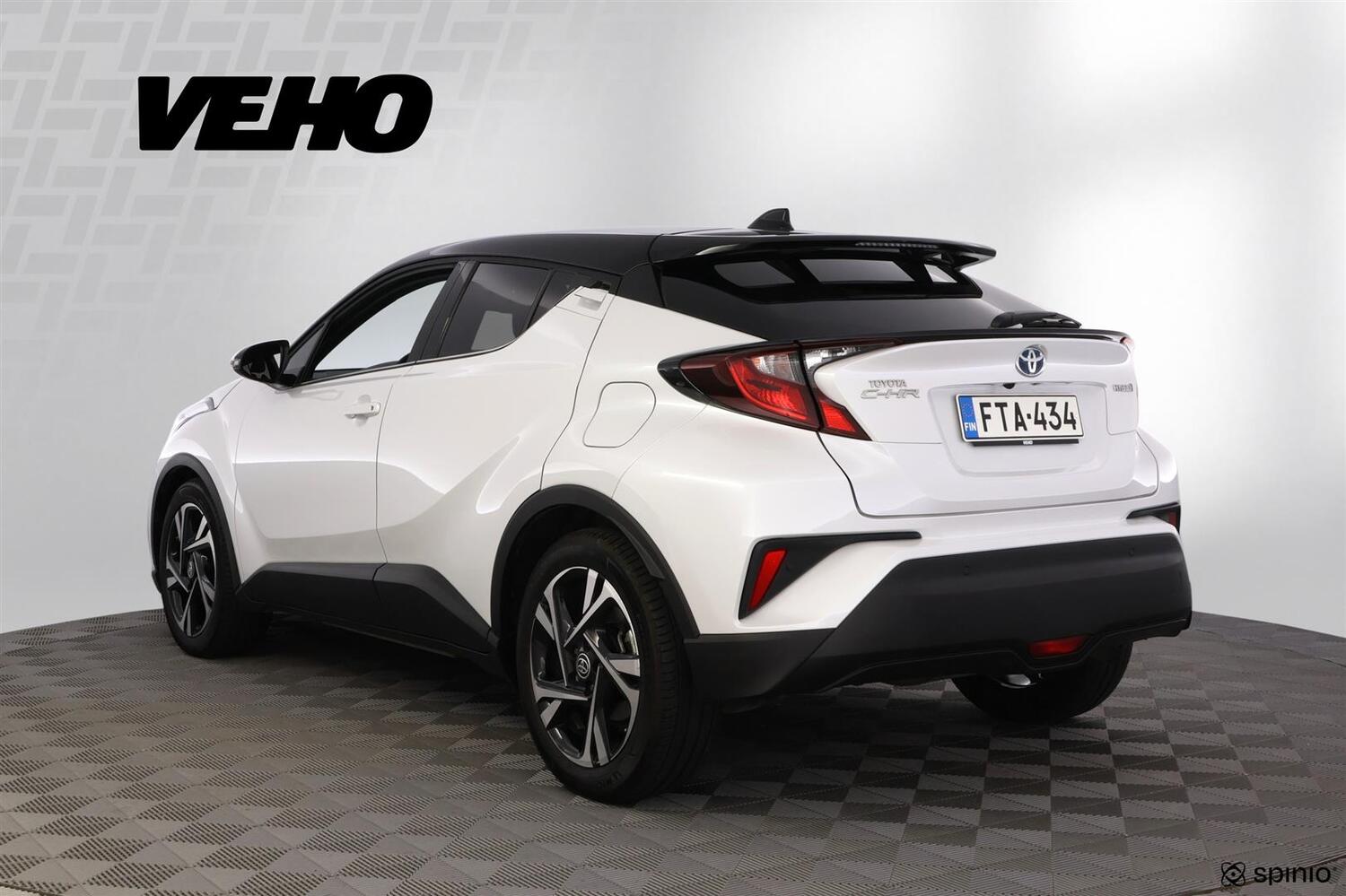 Toyota C-HR vaihtoauto