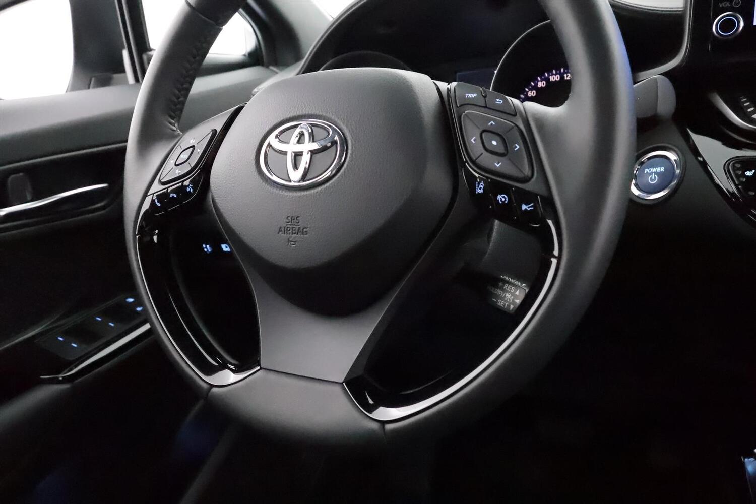 Toyota C-HR vaihtoauto