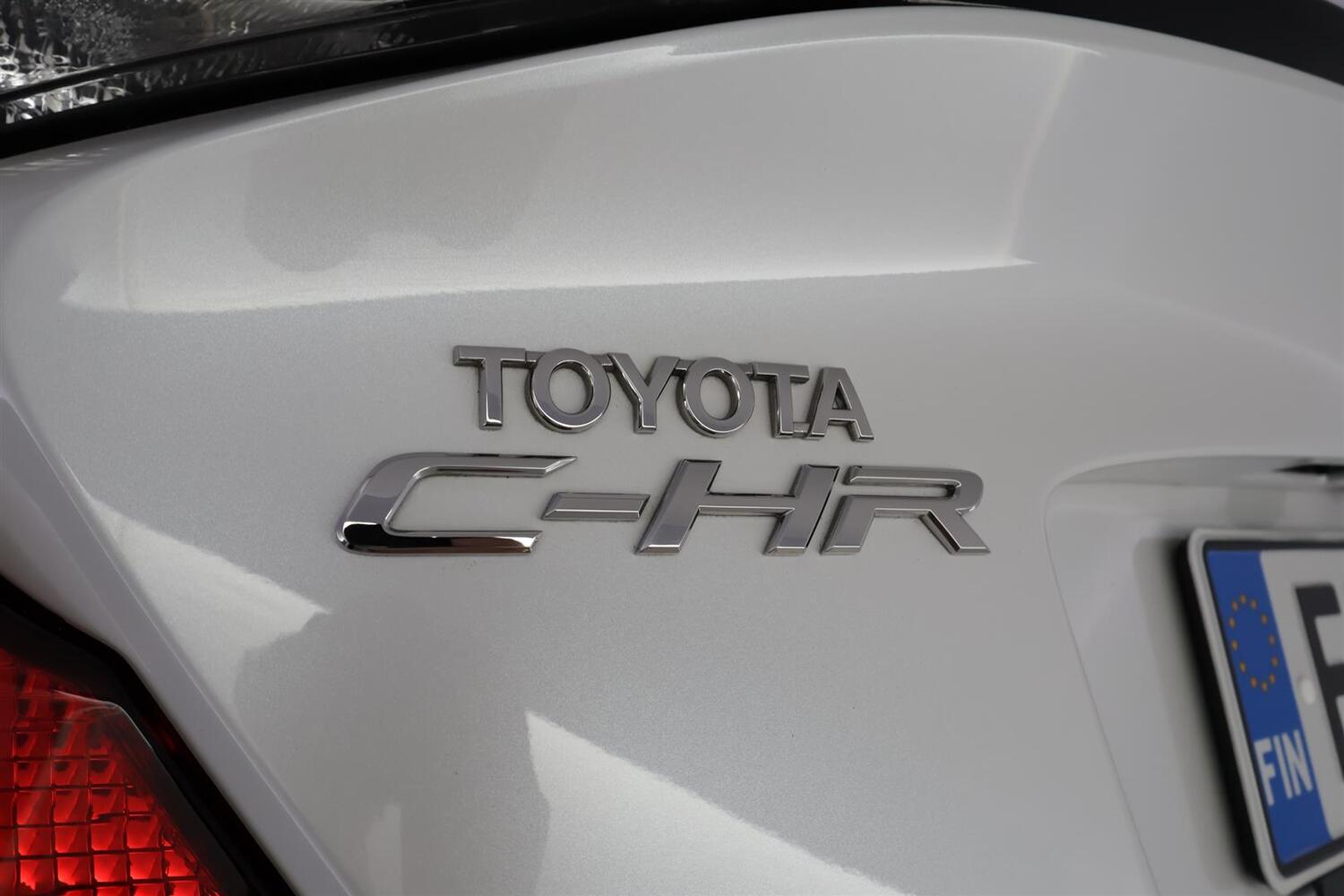 Toyota C-HR vaihtoauto