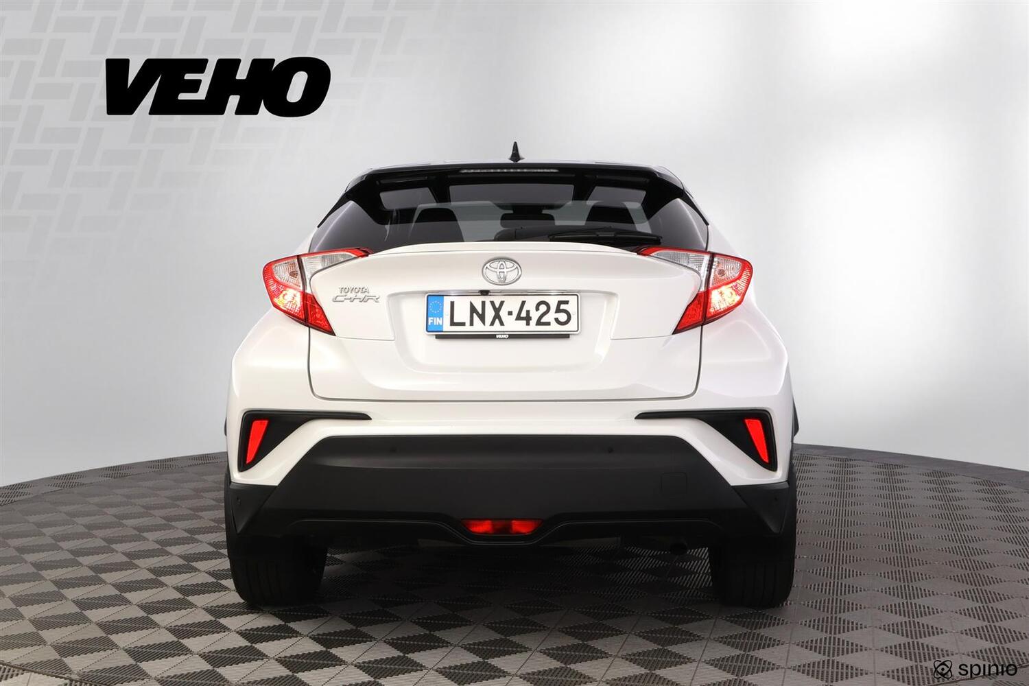 Toyota C-HR vaihtoauto
