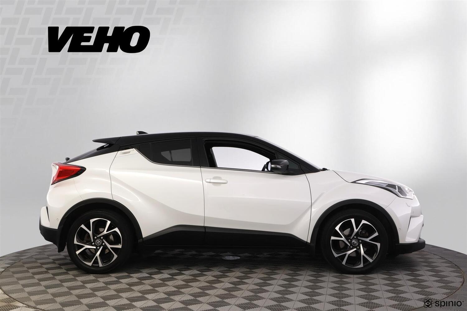 Toyota C-HR vaihtoauto