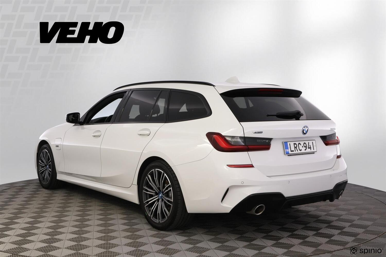 BMW 330 vaihtoauto