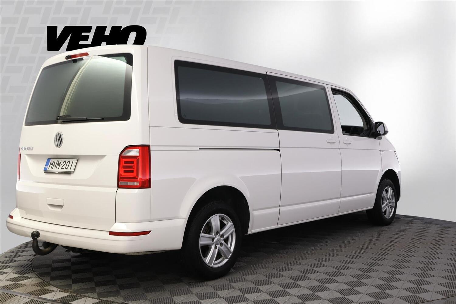 Volkswagen Caravelle vaihtoauto