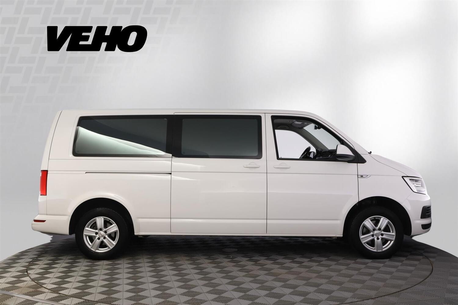 Volkswagen Caravelle vaihtoauto