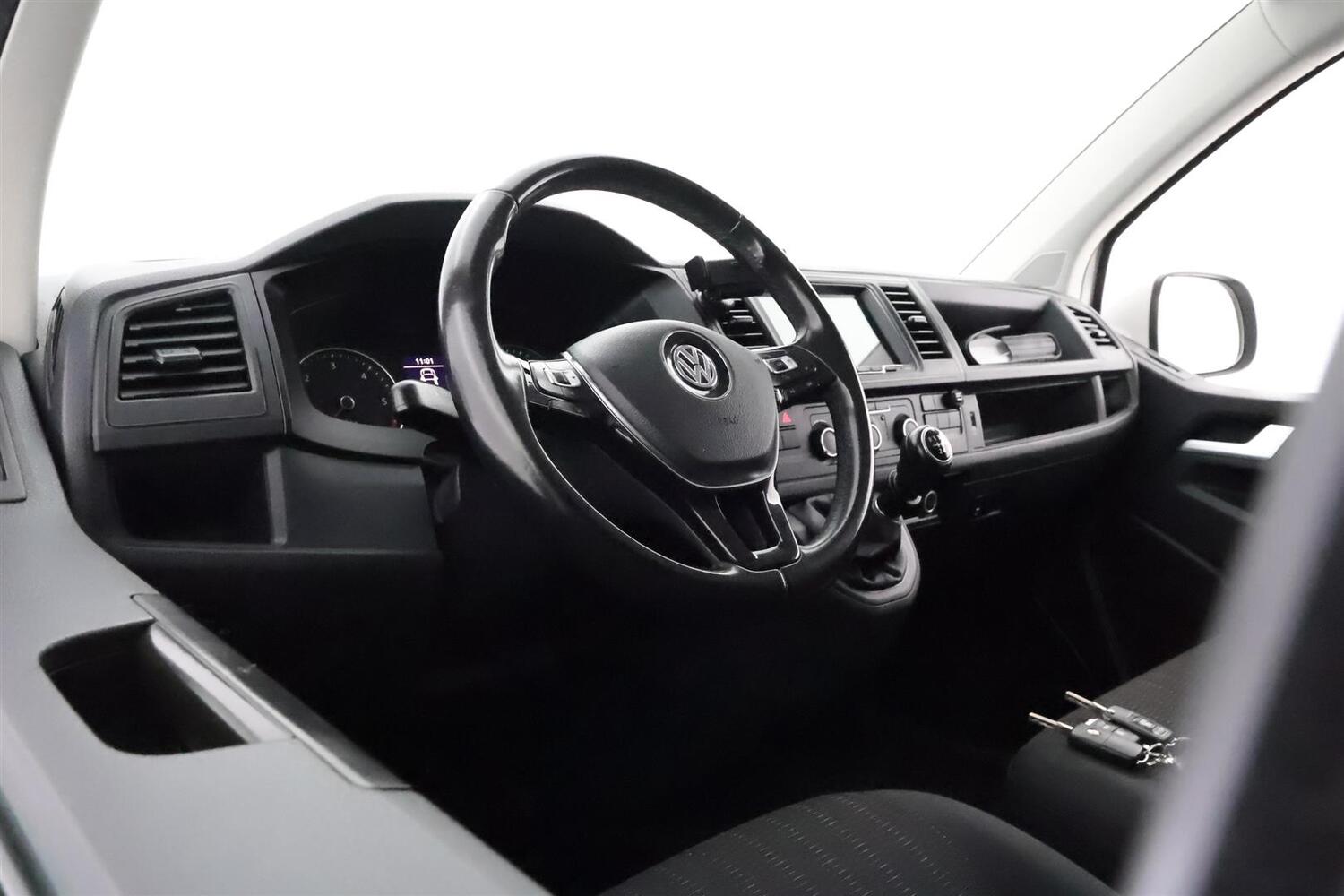 Volkswagen Caravelle vaihtoauto
