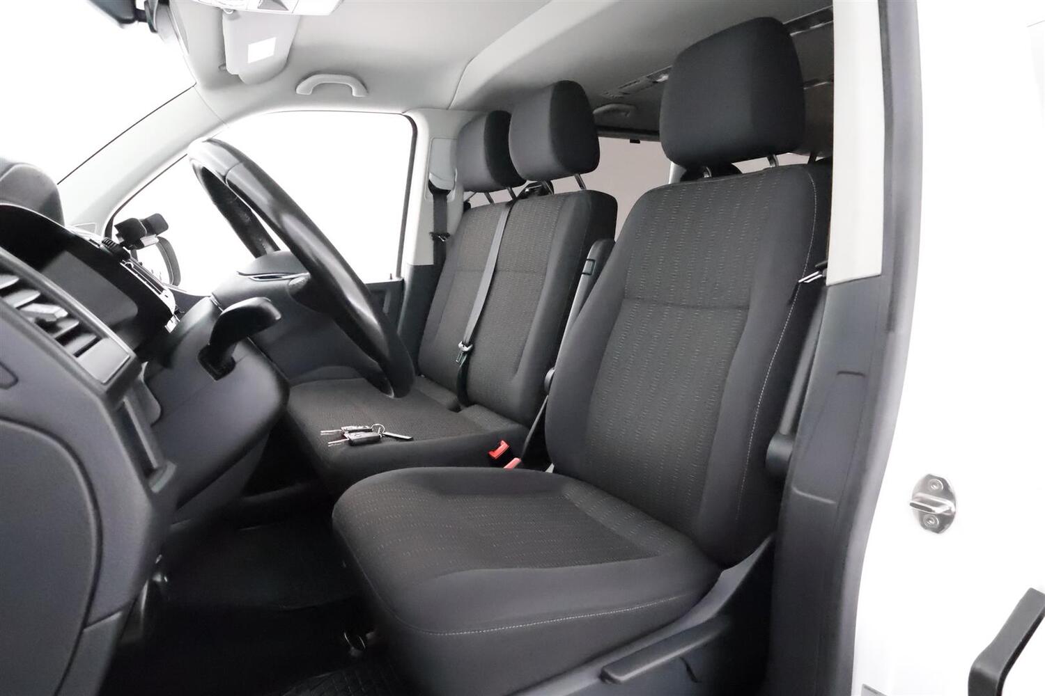 Volkswagen Caravelle vaihtoauto