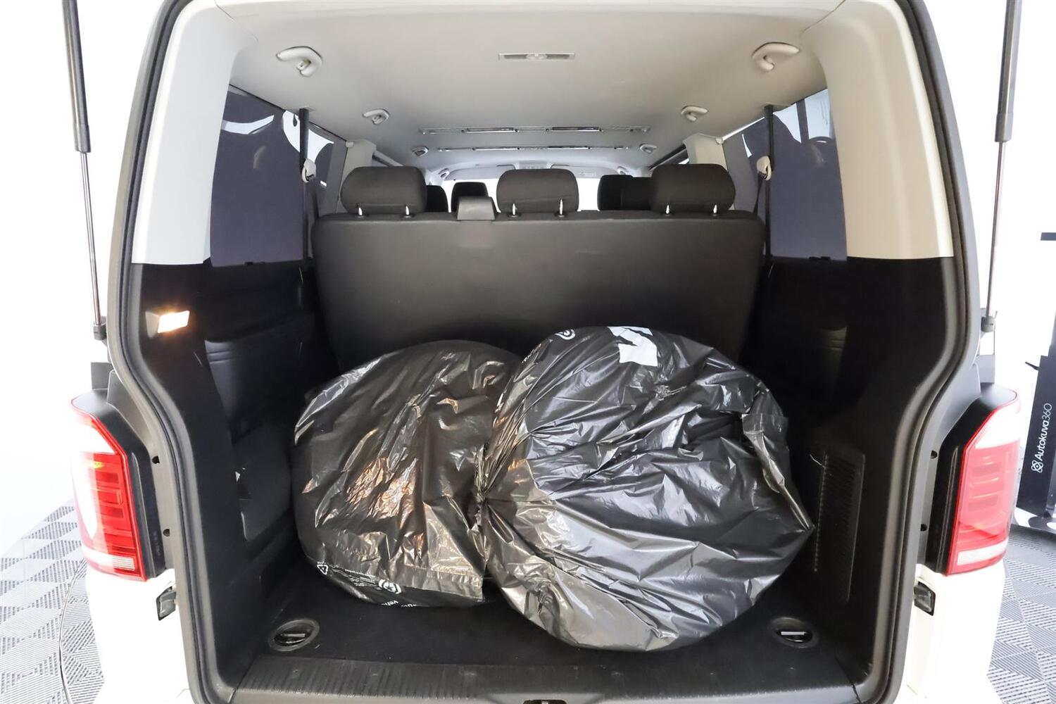 Volkswagen Caravelle vaihtoauto