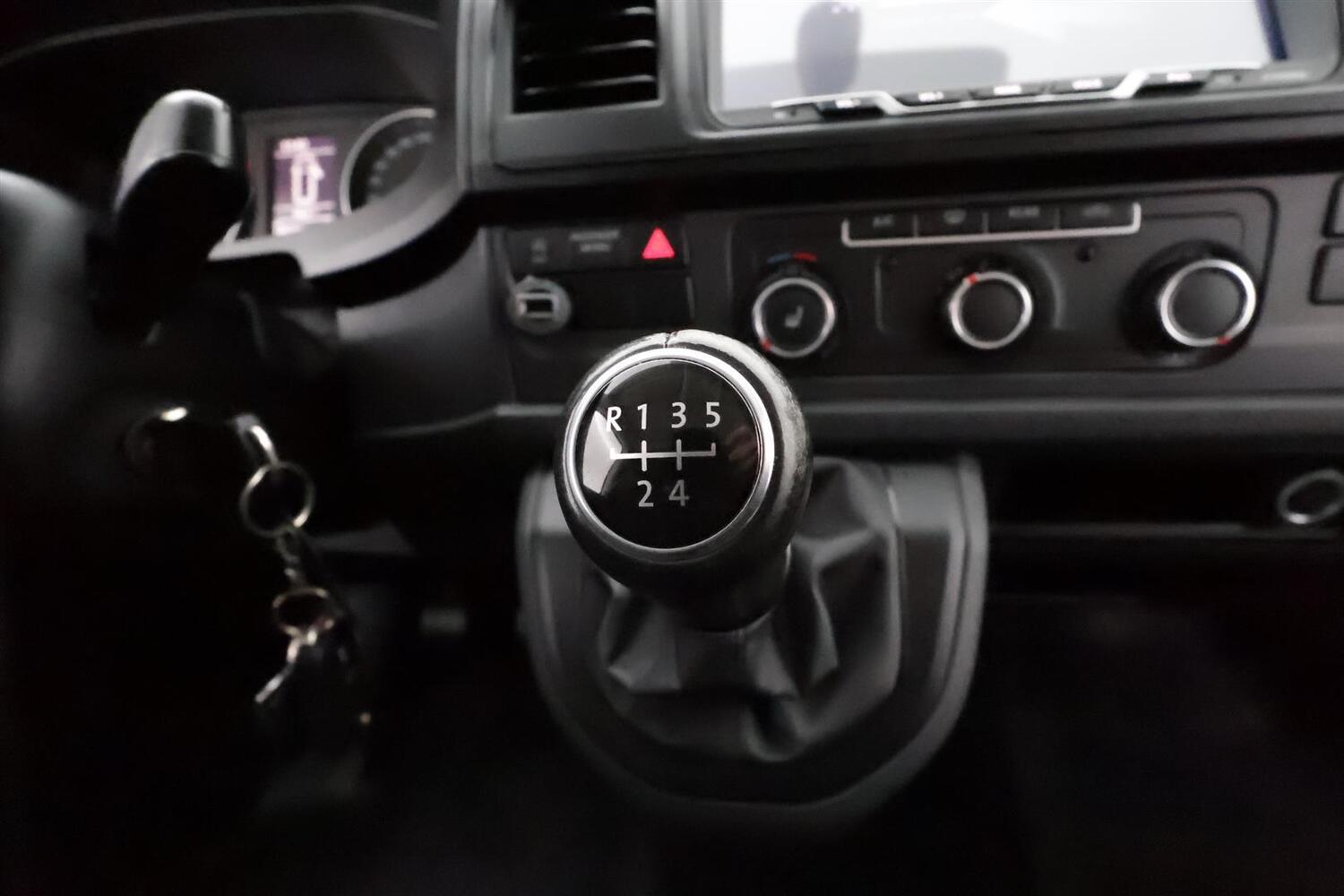 Volkswagen Caravelle vaihtoauto