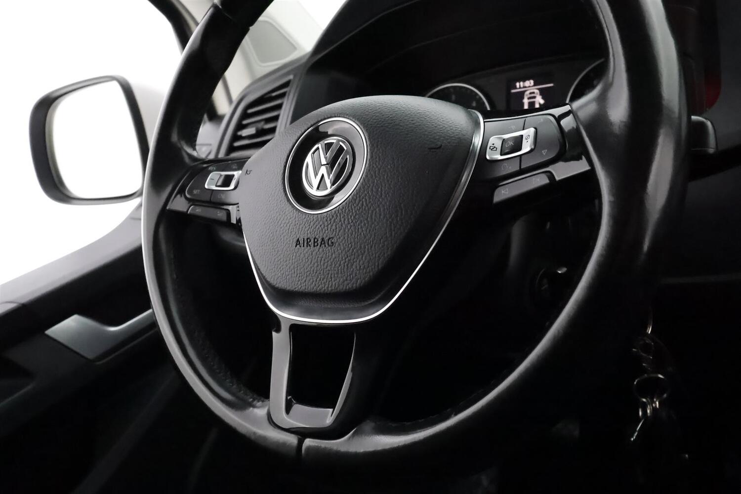 Volkswagen Caravelle vaihtoauto