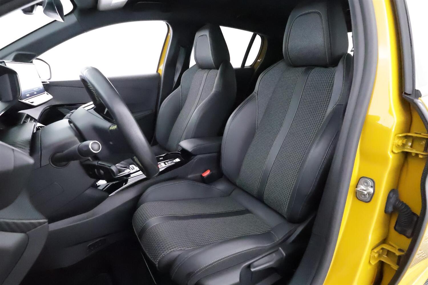 Peugeot e-208 vaihtoauto