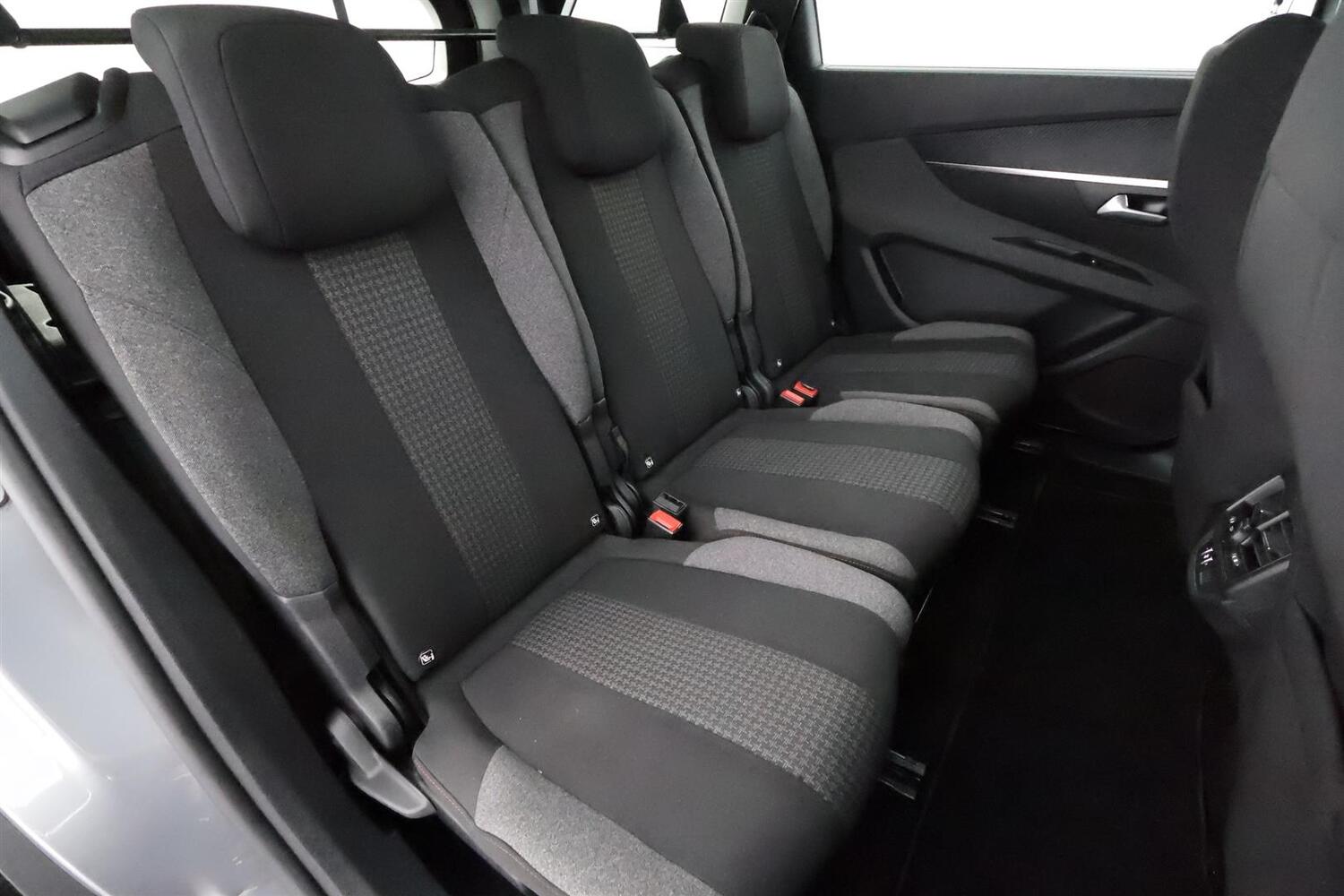 Peugeot 5008 vaihtoauto