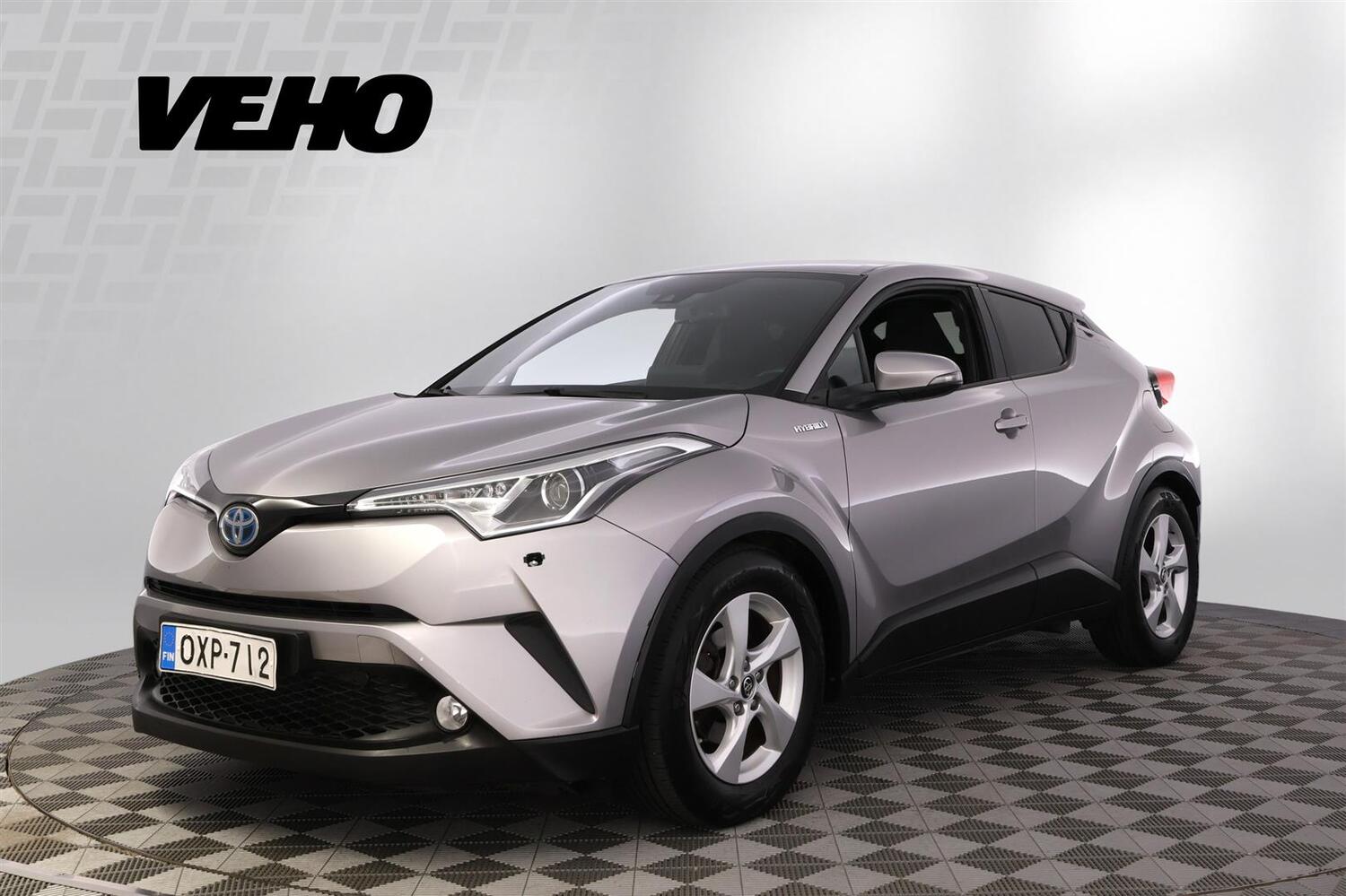 Toyota C-HR vaihtoauto