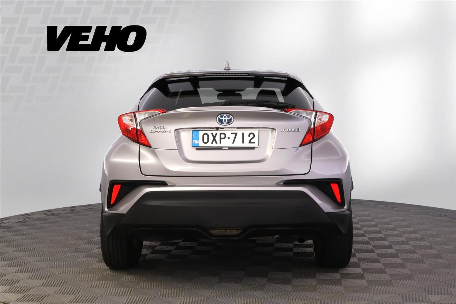Toyota C-HR vaihtoauto