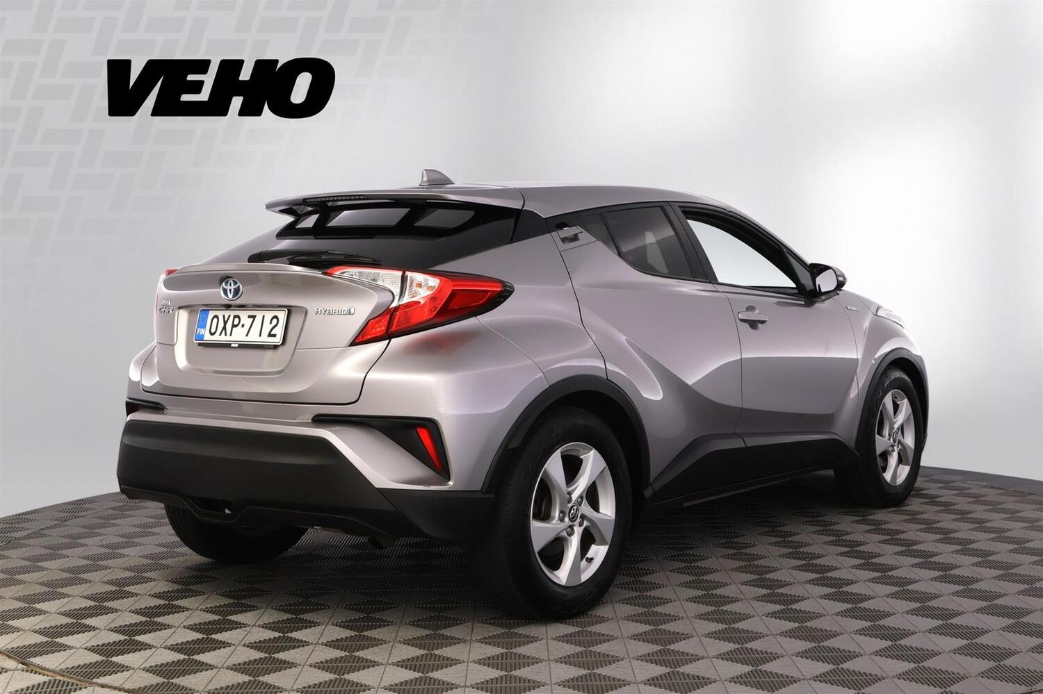 Toyota C-HR vaihtoauto