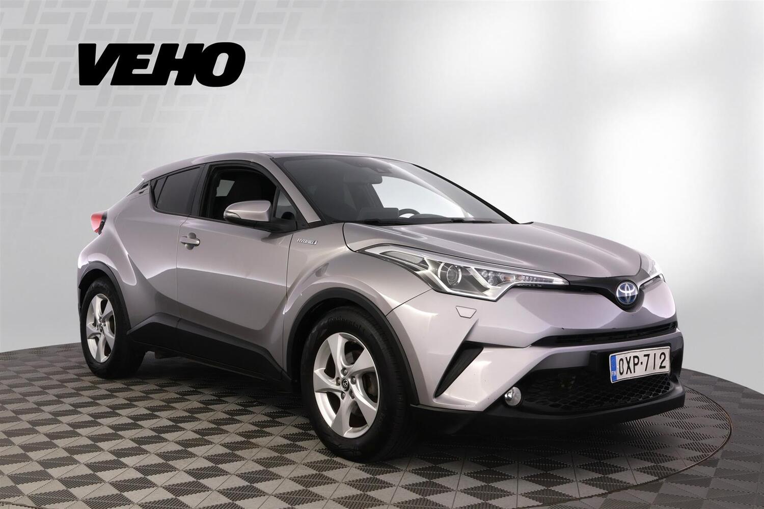 Toyota C-HR vaihtoauto