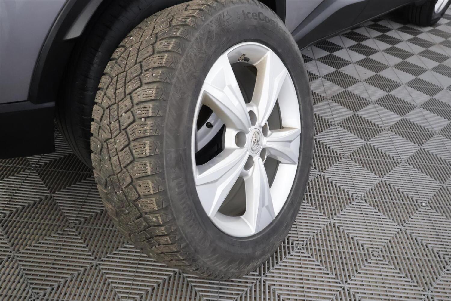 Toyota C-HR vaihtoauto