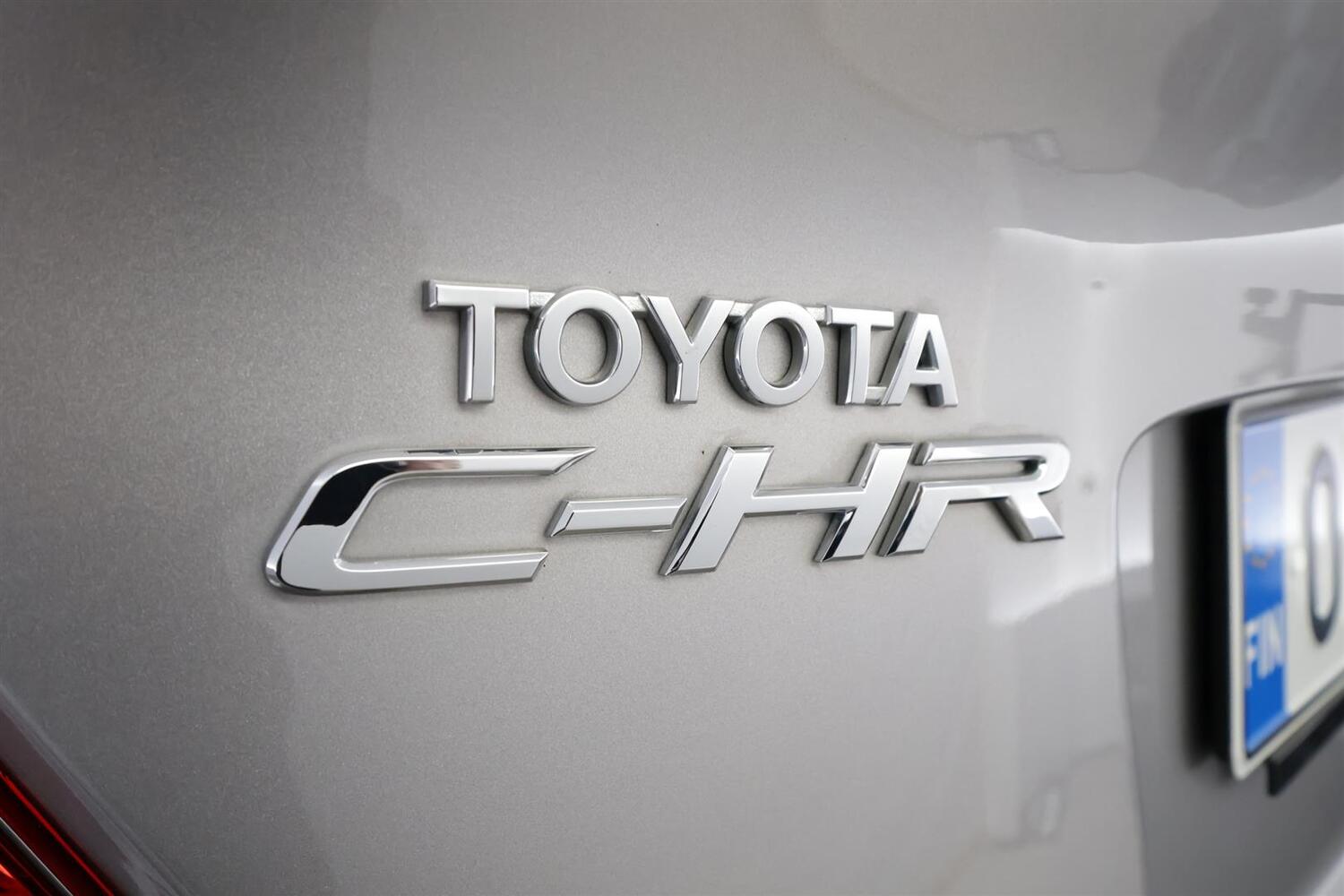 Toyota C-HR vaihtoauto