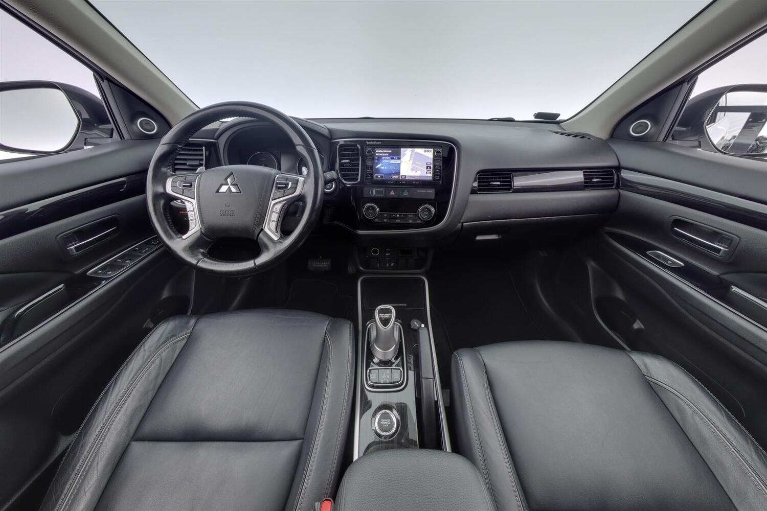 Mitsubishi Outlander PHEV vaihtoauto