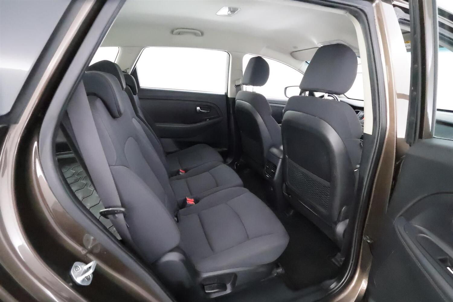 Kia Carens vaihtoauto