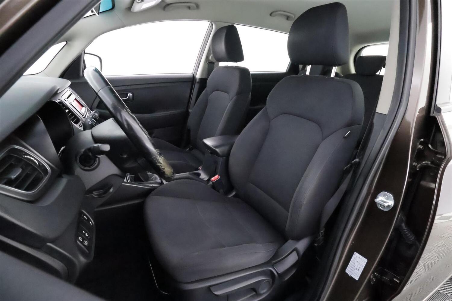 Kia Carens vaihtoauto