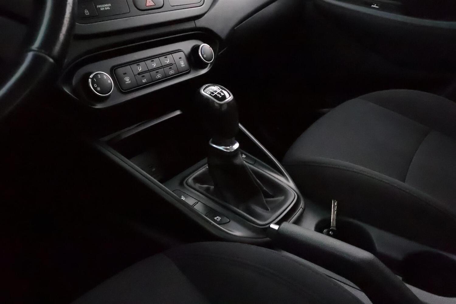 Kia Carens vaihtoauto