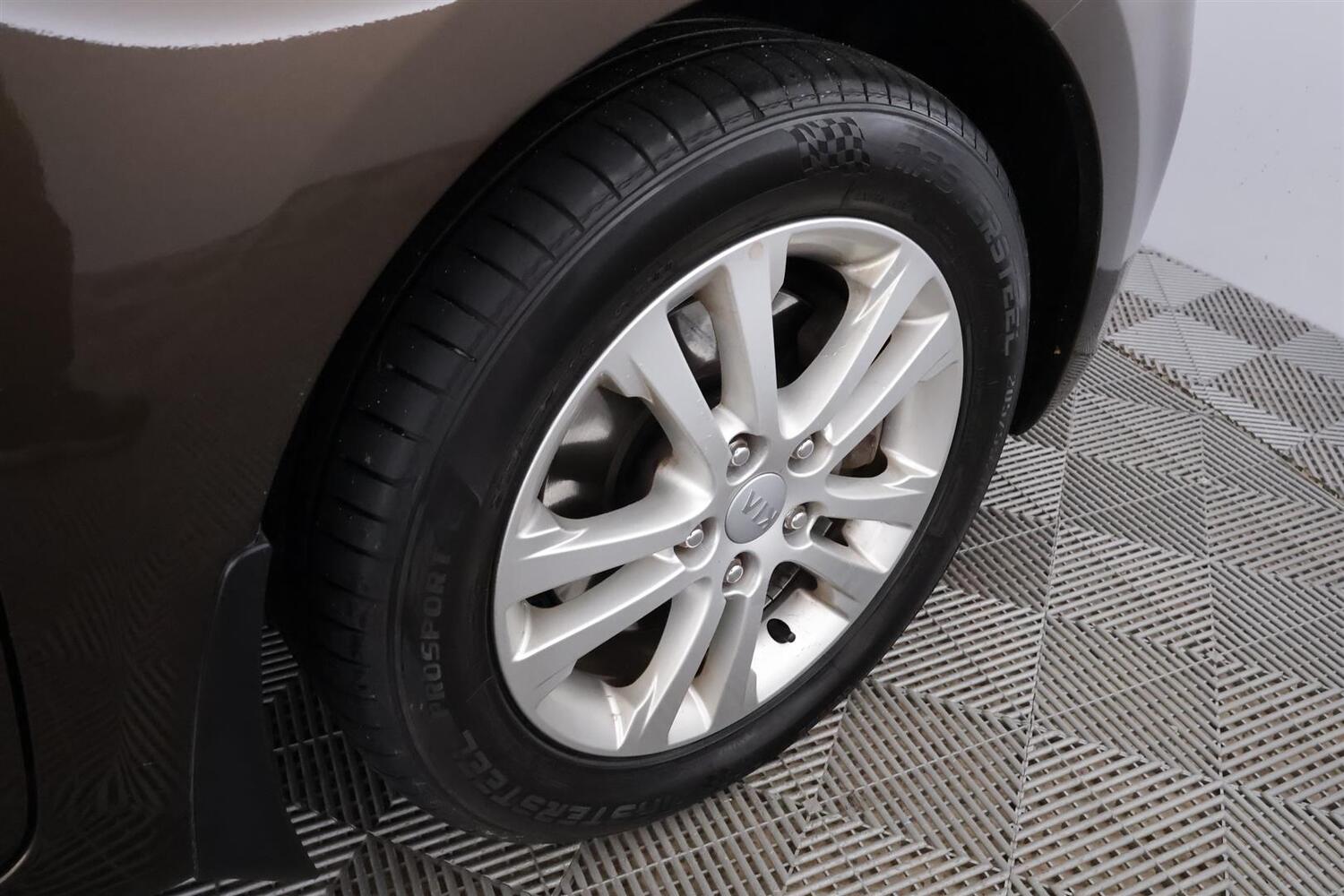 Kia Carens vaihtoauto