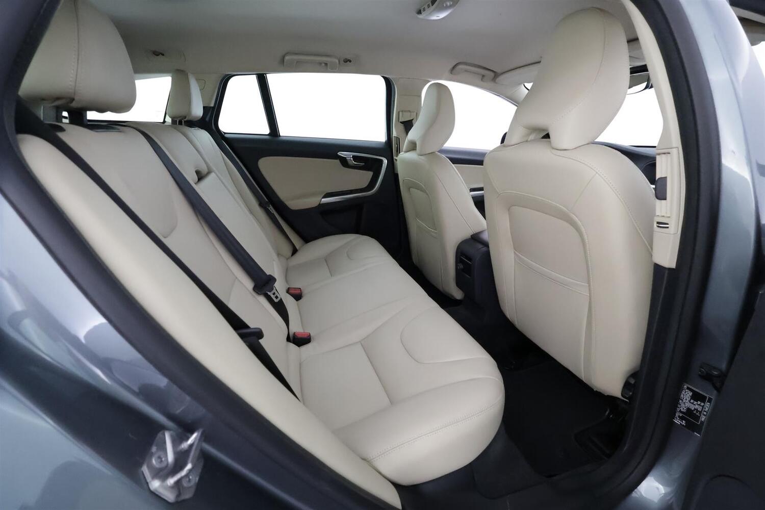 Volvo V60 Cross Country vaihtoauto
