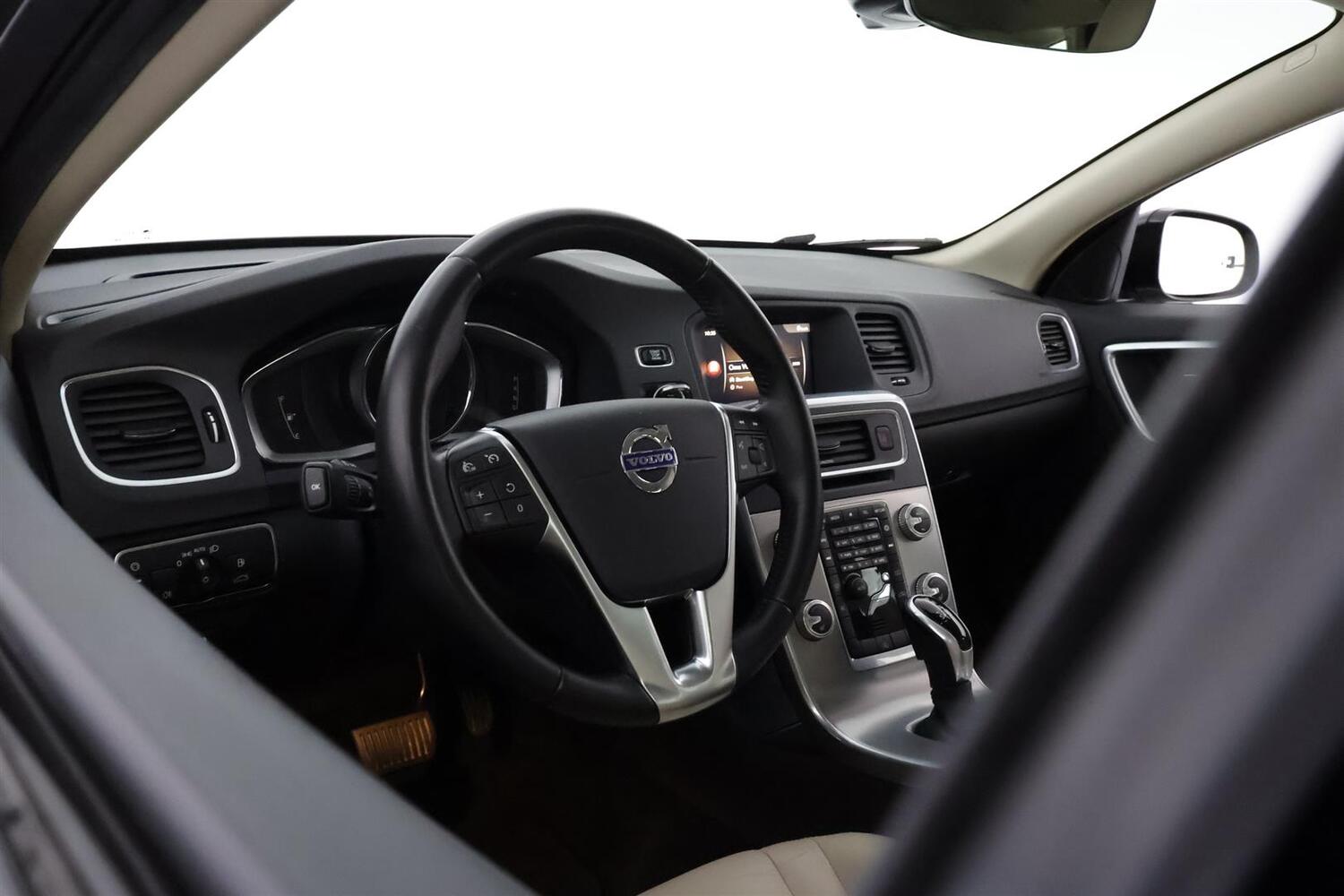 Volvo V60 Cross Country vaihtoauto