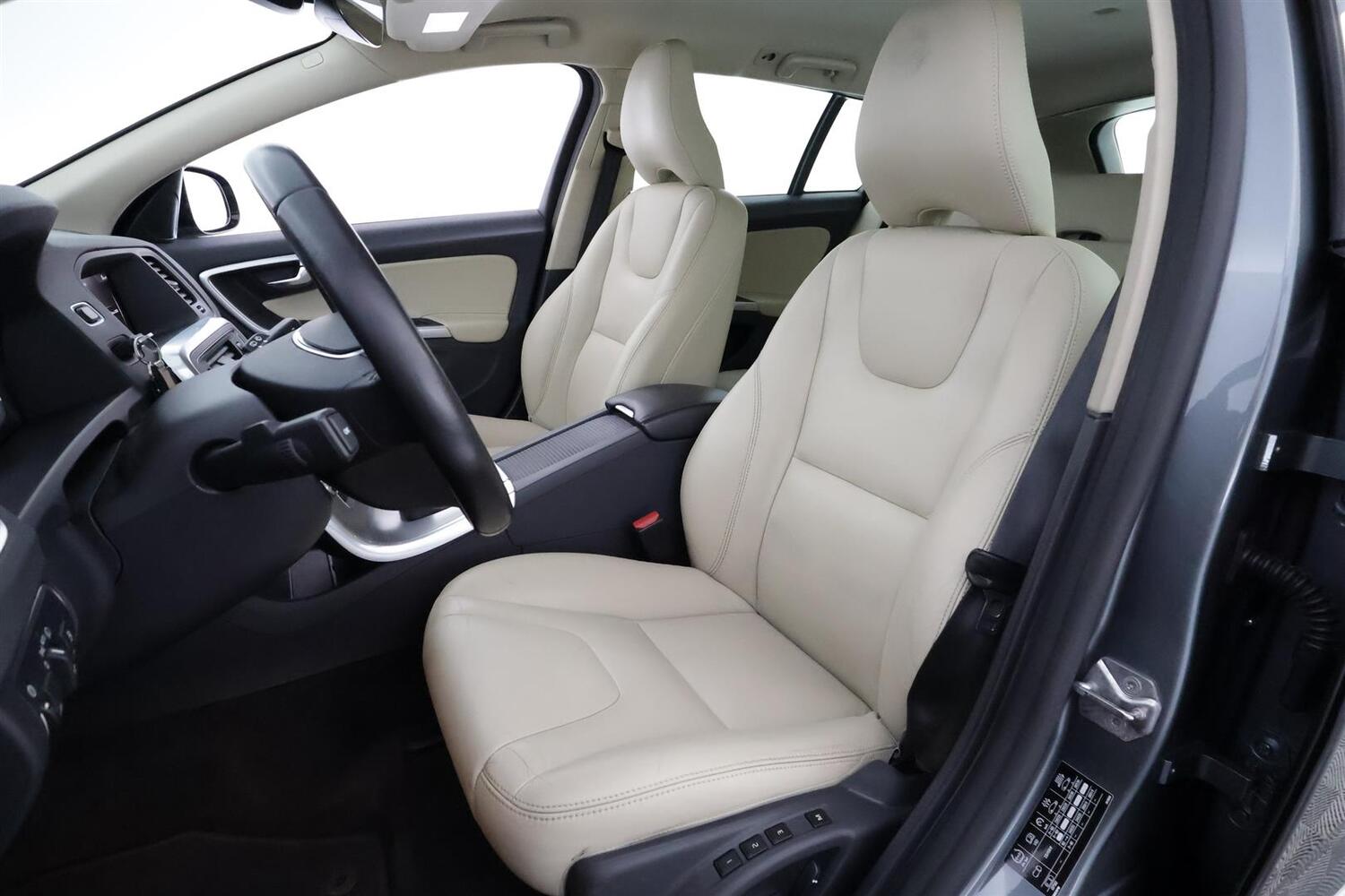 Volvo V60 Cross Country vaihtoauto