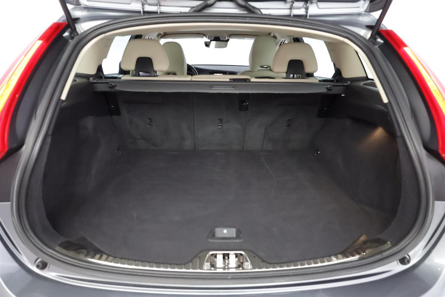 Volvo V60 Cross Country vaihtoauto