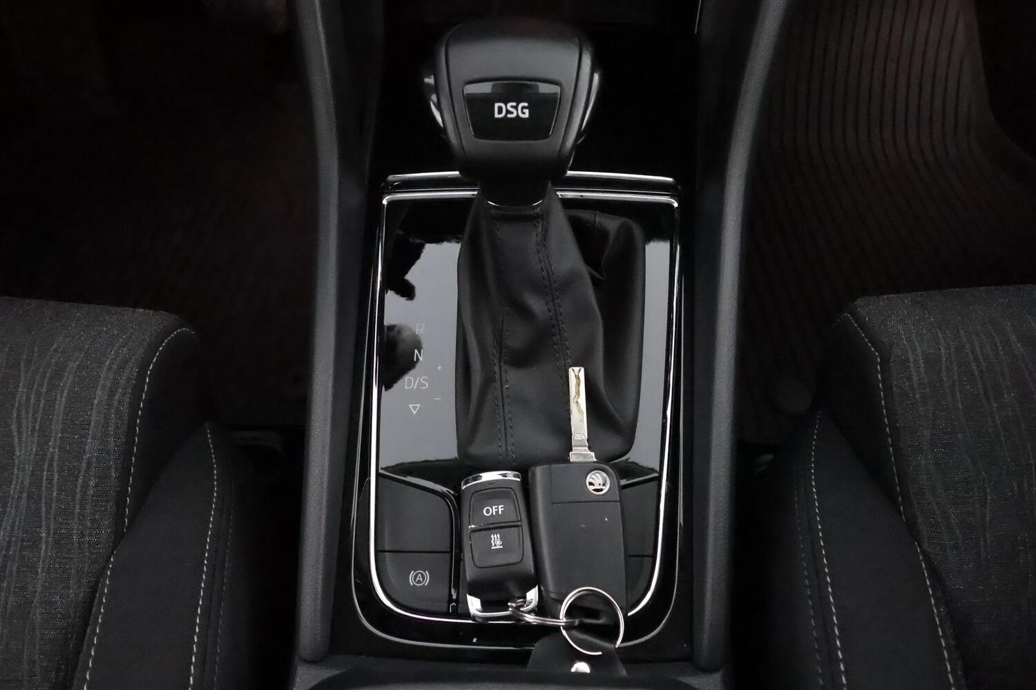 Skoda Karoq vaihtoauto