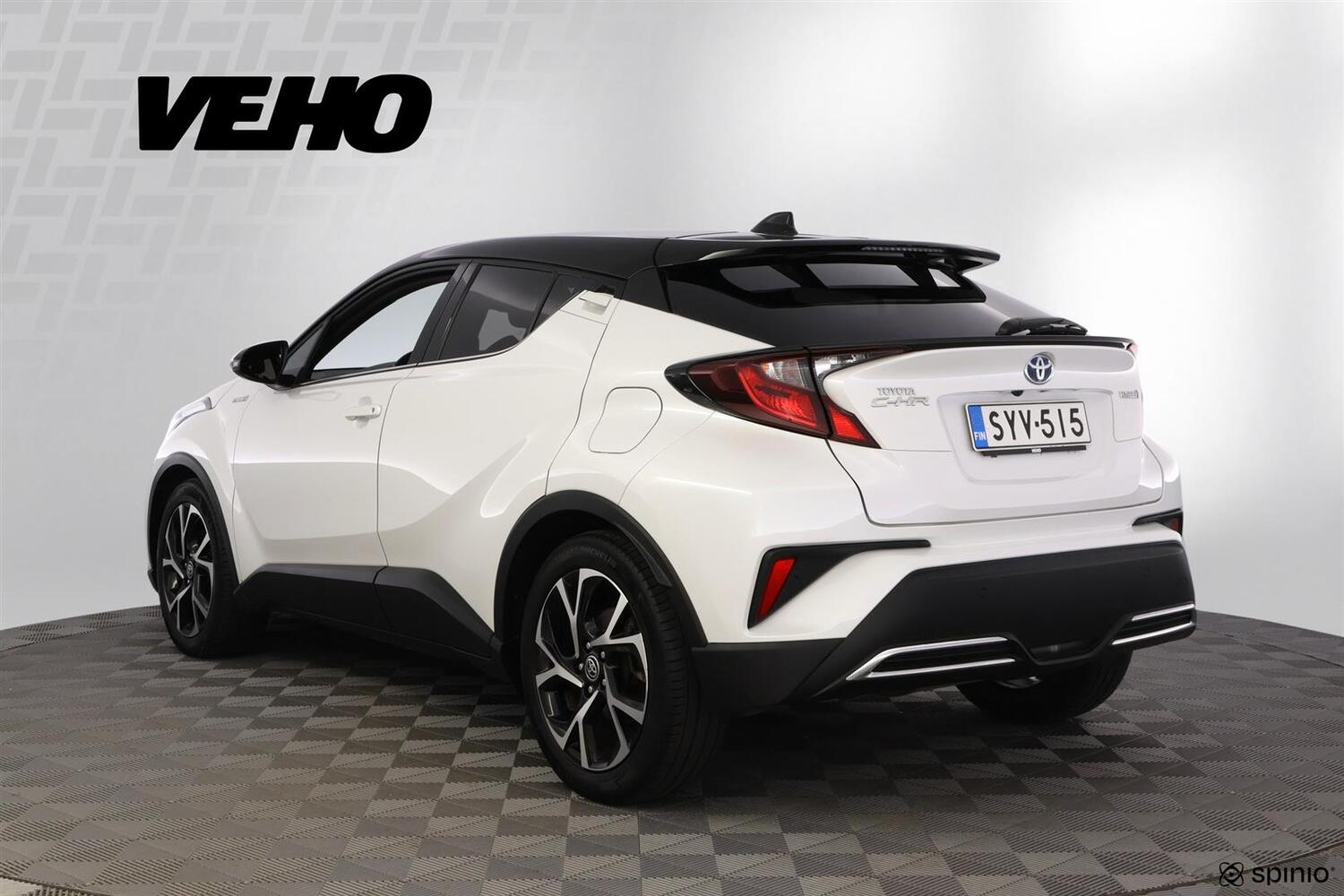 Toyota C-HR vaihtoauto