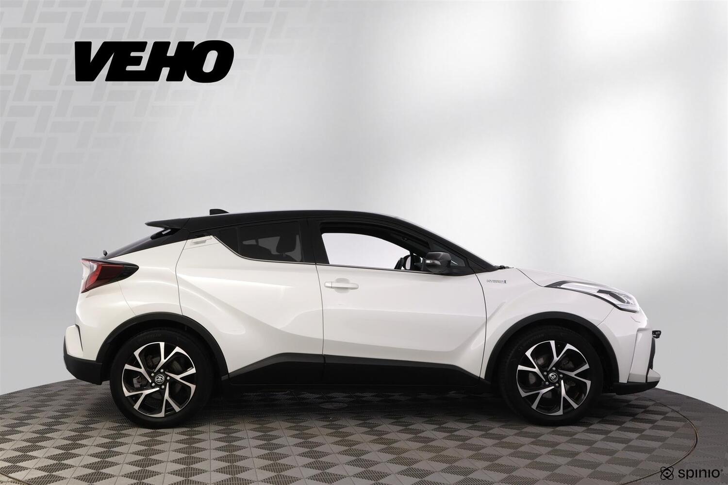 Toyota C-HR vaihtoauto