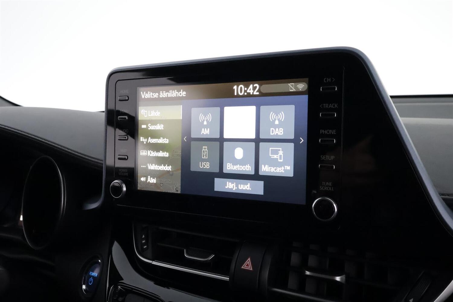 Toyota C-HR vaihtoauto
