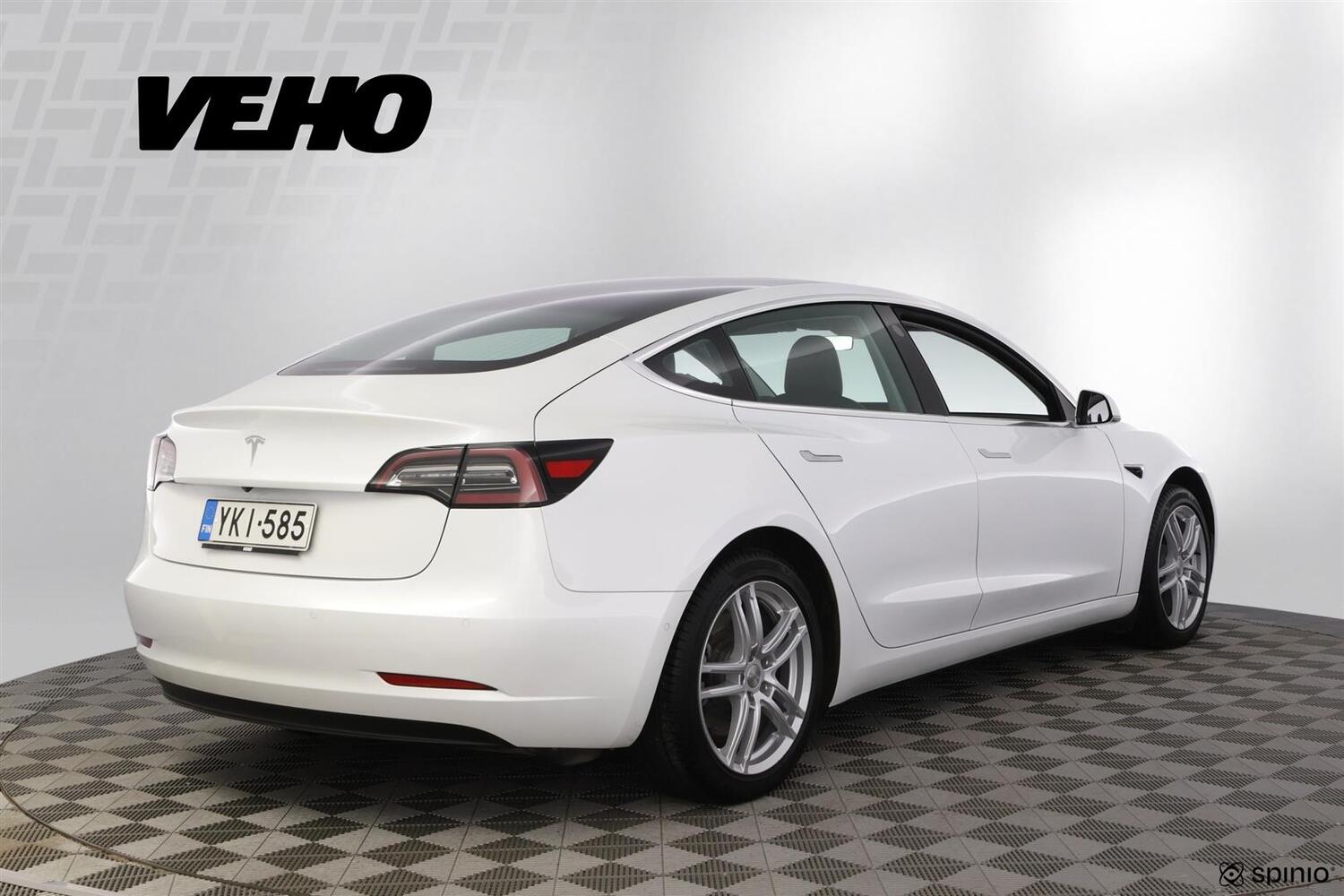 Tesla Model 3 vaihtoauto