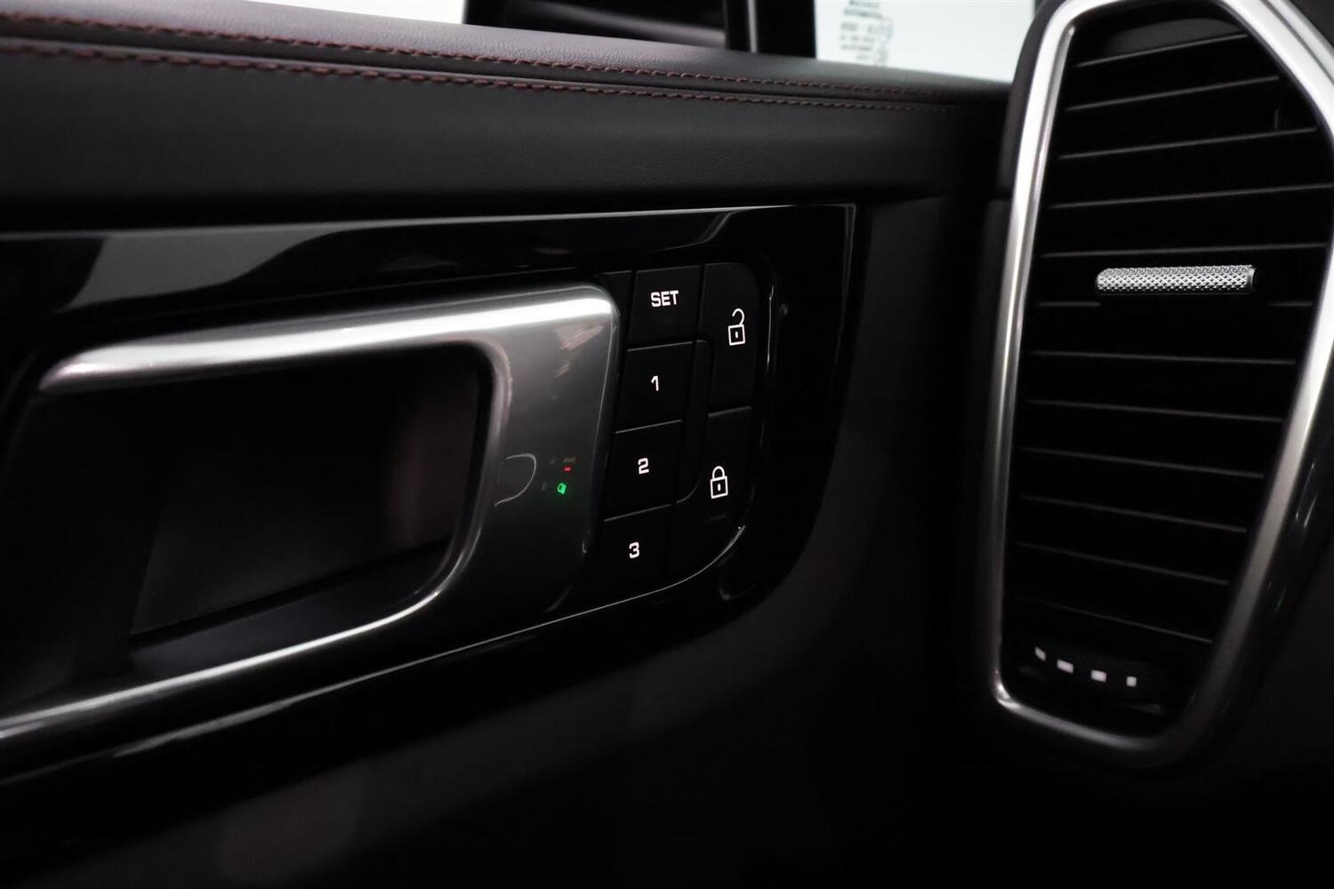 Porsche Cayenne vaihtoauto