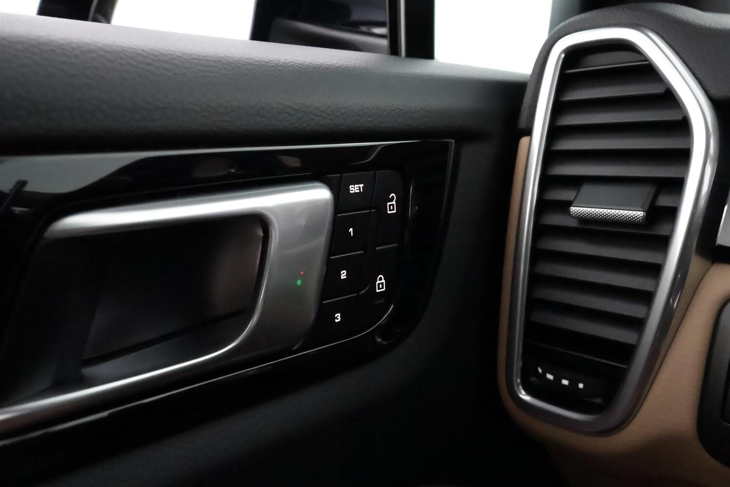 Porsche Cayenne vaihtoauto