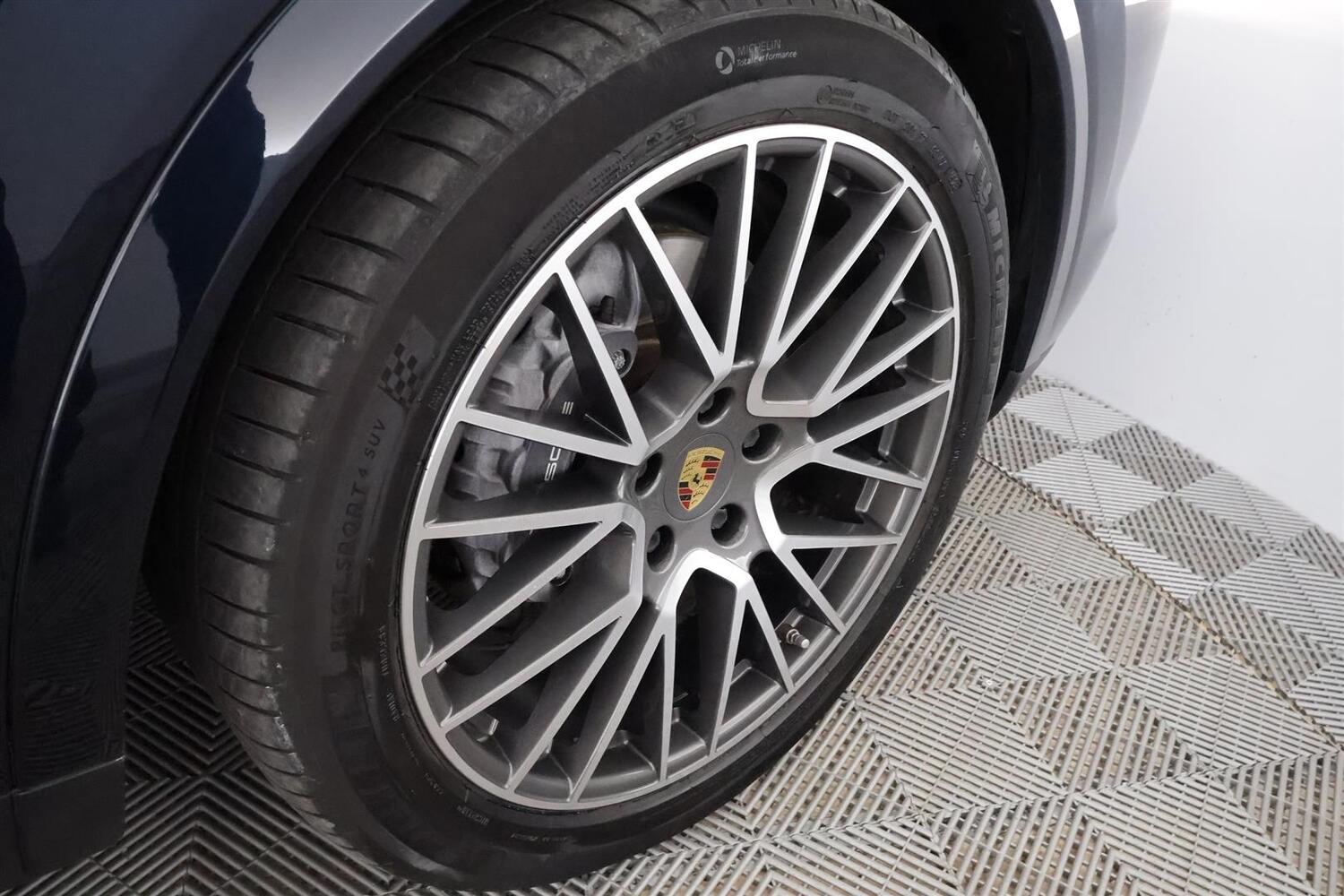 Porsche Cayenne vaihtoauto