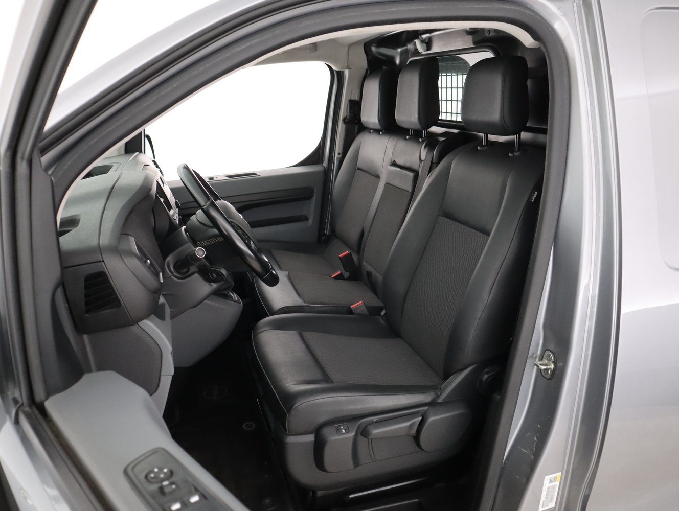 Opel Vivaro vaihtoauto