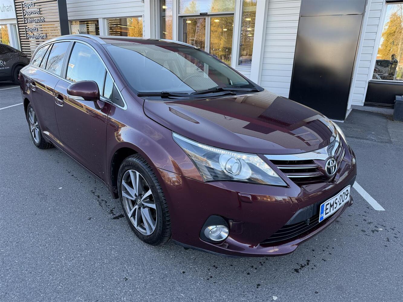 Toyota Avensis vaihtoauto